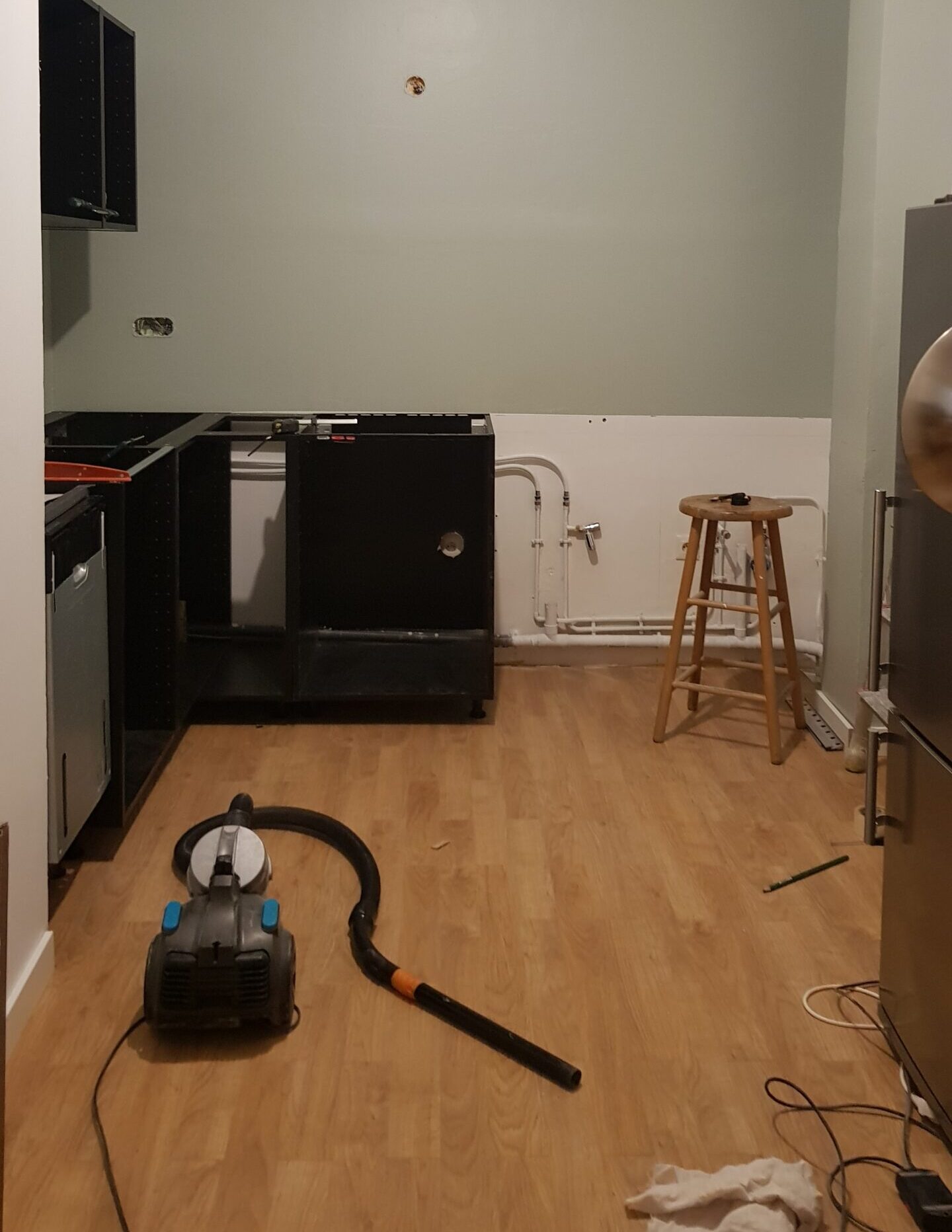 ETAPE N°05 = POSE DU PARQUET ET DU FRIGO